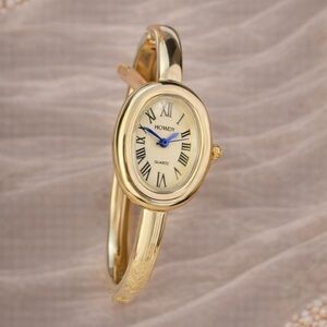 Baignoire Vintage Gold Oval Bracelet Watch